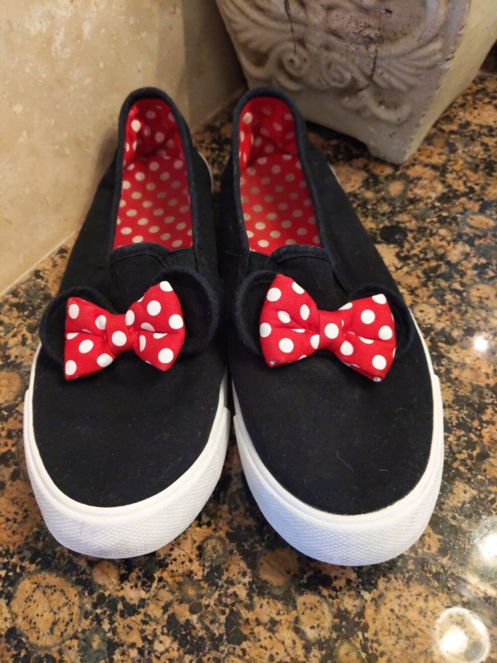 Womens Disney World Minnie Mouse Canvas Slip-on Shoes - Black/White/Red, Size 8